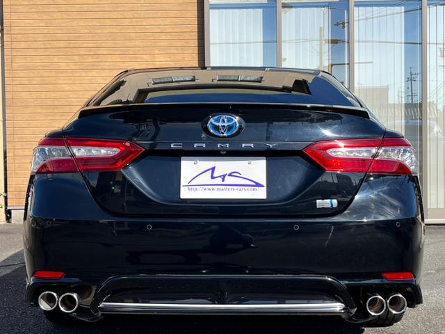 カムリ ＷＳレザーパッケージ　・ＴＲＤエアロ・ＴＲＤドレスアップマフラー・トランクスポイラー・ブラックレザーシート・メーカー装着ナビＴＶ・ＣＤ／ＤＶＤ／Ｂｌｕ－ｒａｙ再生・バックカメラ・前席パワーシート・ＨＵＤ・ＥＴＣ・禁煙車（8枚目）