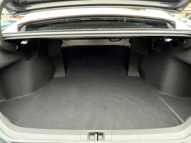 カムリ ＷＳレザーパッケージ　・ＴＲＤエアロ・ＴＲＤドレスアップマフラー・トランクスポイラー・ブラックレザーシート・メーカー装着ナビＴＶ・ＣＤ／ＤＶＤ／Ｂｌｕ－ｒａｙ再生・バックカメラ・前席パワーシート・ＨＵＤ・ＥＴＣ・禁煙車（26枚目）