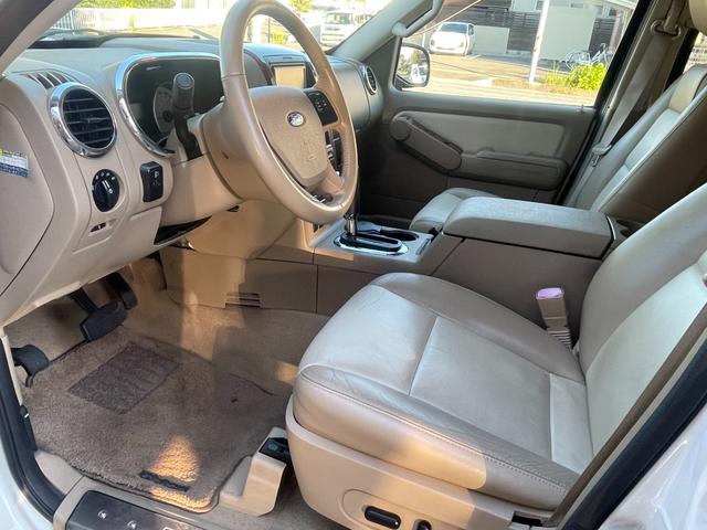 エクスプローラー V8エディーバウアー 社外ナビ/バックモニター/サンルーフ/革シート/パワーシート/ヒッチメンバー/ルーレール/(25枚目)