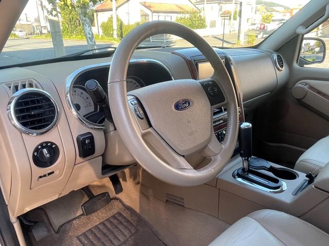 エクスプローラー V8エディーバウアー 社外ナビ/バックモニター/サンルーフ/革シート/パワーシート/ヒッチメンバー/ルーレール/(28枚目)