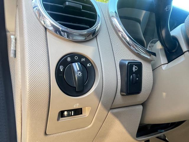 エクスプローラー V8エディーバウアー 社外ナビ/バックモニター/サンルーフ/革シート/パワーシート/ヒッチメンバー/ルーレール/(29枚目)