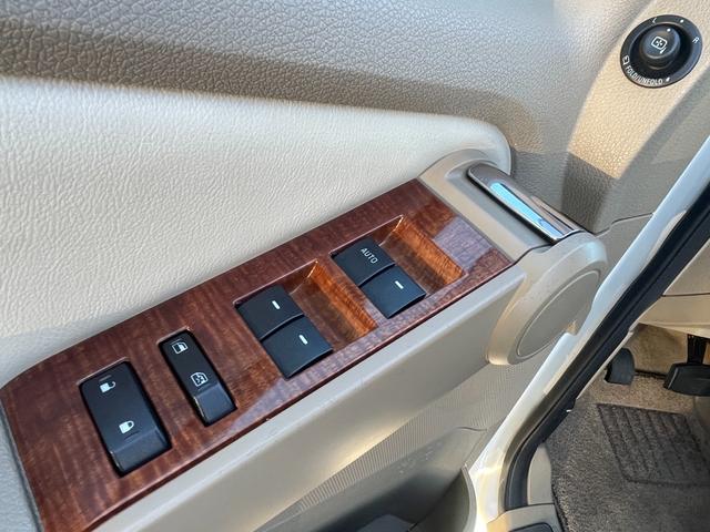 エクスプローラー V8エディーバウアー 社外ナビ/バックモニター/サンルーフ/革シート/パワーシート/ヒッチメンバー/ルーレール/(30枚目)