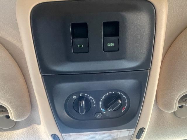 エクスプローラー V8エディーバウアー 社外ナビ/バックモニター/サンルーフ/革シート/パワーシート/ヒッチメンバー/ルーレール/(38枚目)