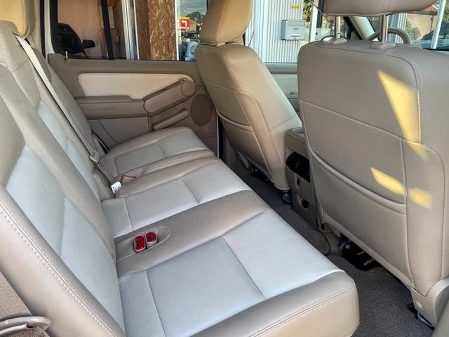 エクスプローラー V8エディーバウアー 社外ナビ/バックモニター/サンルーフ/革シート/パワーシート/ヒッチメンバー/ルーレール/(50枚目)