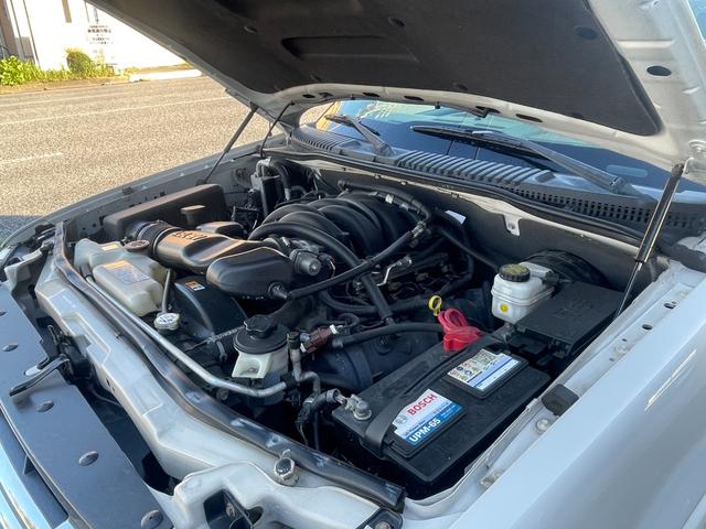 エクスプローラー V8エディーバウアー 社外ナビ/バックモニター/サンルーフ/革シート/パワーシート/ヒッチメンバー/ルーレール/(57枚目)