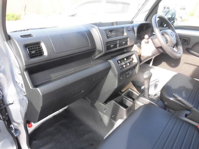 ハイゼットトラック スタンダードSAIIIt スマートアシスト クリアランスソナー CVT車 アイドリングストップ エアコン パワステ ラジオ 届出済未使用車 禁煙車 オートライト Wエアバッグ ABS(11枚目)