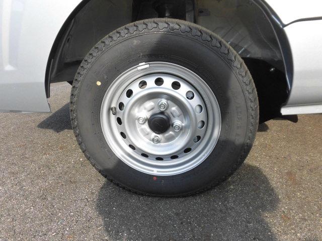 ハイゼットトラック スタンダードSAIIIt スマートアシスト クリアランスソナー CVT車 アイドリングストップ エアコン パワステ ラジオ 届出済未使用車 禁煙車 オートライト Wエアバッグ ABS(17枚目)