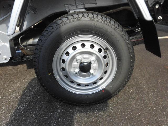 ハイゼットトラック スタンダードSAIIIt スマートアシスト クリアランスソナー CVT車 アイドリングストップ エアコン パワステ ラジオ 届出済未使用車 禁煙車 オートライト Wエアバッグ ABS(18枚目)