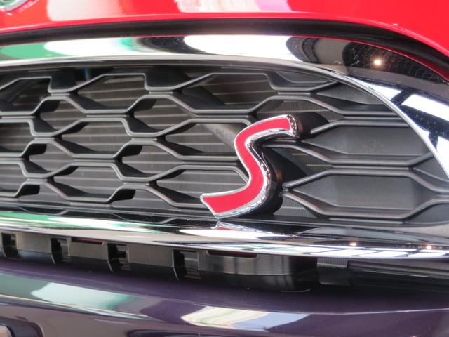 ＭＩＮＩ クーパーＳ　ワンオーナー　禁煙車　アダプティブクルーズコントロール　リヤビューカメラ　スポーツシート　純正アロイホイール　純正ナビ　障害物センサー　ルームミラー内蔵型ＥＴＣ２．０（11枚目）