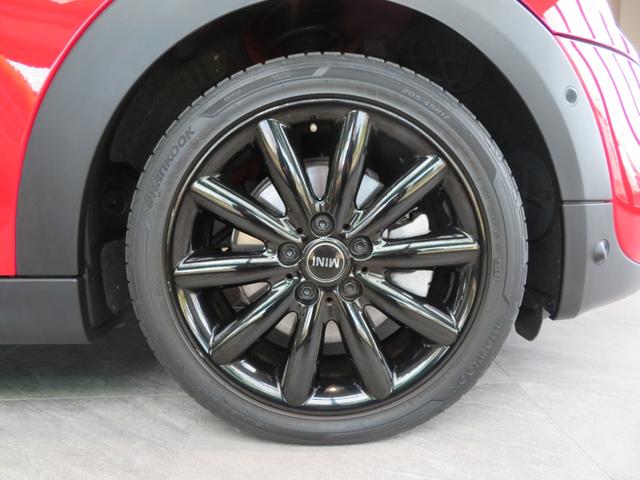 ＭＩＮＩ クーパーＳ　ワンオーナー　禁煙車　アダプティブクルーズコントロール　リヤビューカメラ　スポーツシート　純正アロイホイール　純正ナビ　障害物センサー　ルームミラー内蔵型ＥＴＣ２．０（16枚目）