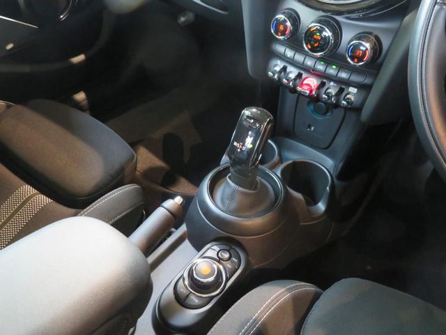 ＭＩＮＩ クーパーＳ　ワンオーナー　禁煙車　アダプティブクルーズコントロール　リヤビューカメラ　スポーツシート　純正アロイホイール　純正ナビ　障害物センサー　ルームミラー内蔵型ＥＴＣ２．０（32枚目）