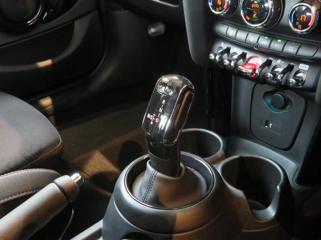 ＭＩＮＩ クーパーＳ　ワンオーナー　禁煙車　アダプティブクルーズコントロール　リヤビューカメラ　スポーツシート　純正アロイホイール　純正ナビ　障害物センサー　ルームミラー内蔵型ＥＴＣ２．０（33枚目）