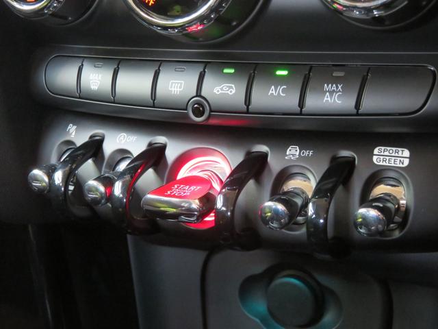 ＭＩＮＩ クーパーＳ　ワンオーナー　禁煙車　アダプティブクルーズコントロール　リヤビューカメラ　スポーツシート　純正アロイホイール　純正ナビ　障害物センサー　ルームミラー内蔵型ＥＴＣ２．０（36枚目）