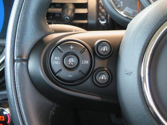 ＭＩＮＩ クーパーＳ　ワンオーナー　禁煙車　アダプティブクルーズコントロール　リヤビューカメラ　スポーツシート　純正アロイホイール　純正ナビ　障害物センサー　ルームミラー内蔵型ＥＴＣ２．０（42枚目）