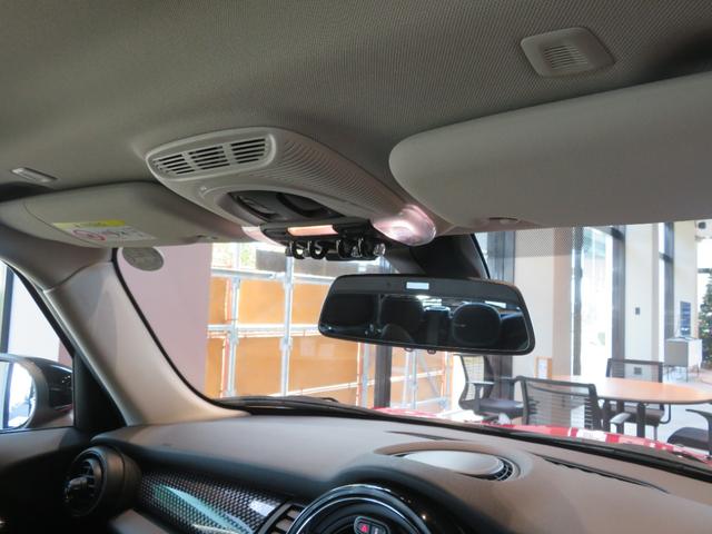 ＭＩＮＩ クーパーＳ　ワンオーナー　禁煙車　アダプティブクルーズコントロール　リヤビューカメラ　スポーツシート　純正アロイホイール　純正ナビ　障害物センサー　ルームミラー内蔵型ＥＴＣ２．０（49枚目）