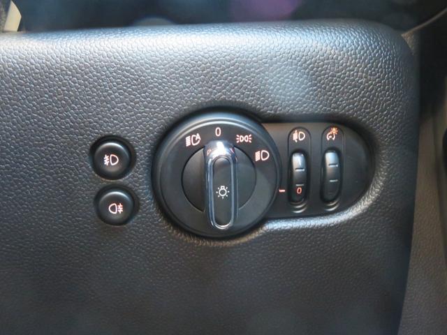 ＭＩＮＩ クーパーＳ　ワンオーナー　禁煙車　アダプティブクルーズコントロール　リヤビューカメラ　スポーツシート　純正アロイホイール　純正ナビ　障害物センサー　ルームミラー内蔵型ＥＴＣ２．０（51枚目）