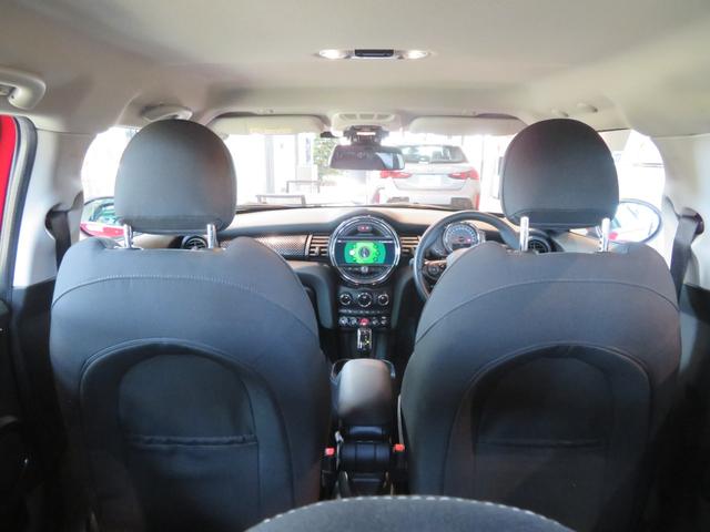 ＭＩＮＩ クーパーＳ　ワンオーナー　禁煙車　アダプティブクルーズコントロール　リヤビューカメラ　スポーツシート　純正アロイホイール　純正ナビ　障害物センサー　ルームミラー内蔵型ＥＴＣ２．０（66枚目）