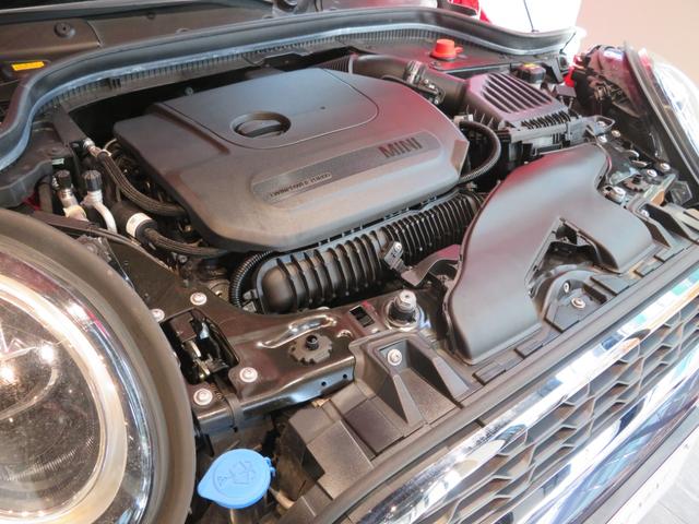 ＭＩＮＩ クーパーＳ　ワンオーナー　禁煙車　アダプティブクルーズコントロール　リヤビューカメラ　スポーツシート　純正アロイホイール　純正ナビ　障害物センサー　ルームミラー内蔵型ＥＴＣ２．０（71枚目）