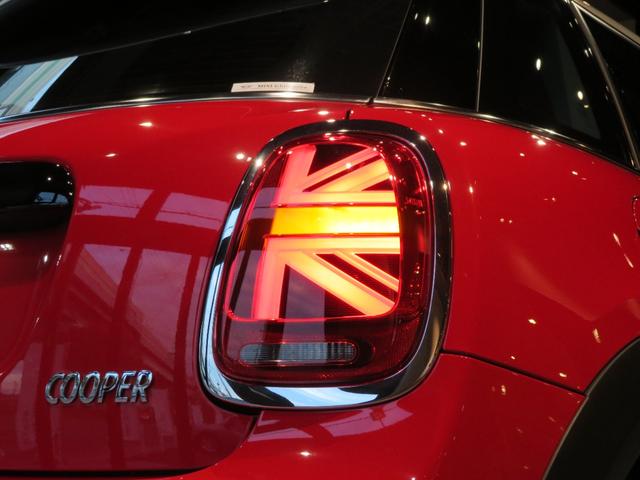 ＭＩＮＩ 　ワンオーナー　禁煙車　純正ドライブレコーダー　リヤビューカメラ　パーキングアシスト　シートヒーター　障害物センサー　Ａｐｐｌｅ　ＣａｒＰｌａｙ　アダプティブクルーズコントロール（13枚目）