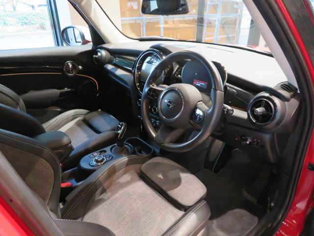 ＭＩＮＩ 　ワンオーナー　禁煙車　純正ドライブレコーダー　リヤビューカメラ　パーキングアシスト　シートヒーター　障害物センサー　Ａｐｐｌｅ　ＣａｒＰｌａｙ　アダプティブクルーズコントロール（31枚目）