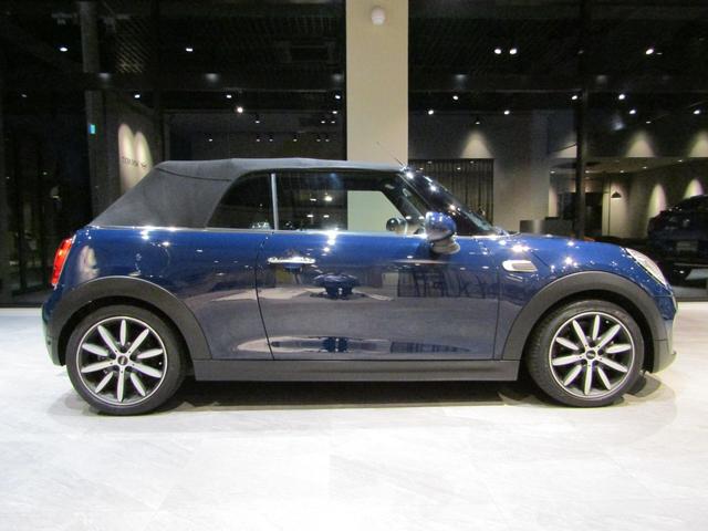ＭＩＮＩ クーパー　コンバーチブル　純正ＨＤＤナビ　バックモニター　テレビチューナー付き　１７インチ純正ホイール　ｂｌｕｅｔｏｏｔｈ　禁煙車　ＬＥＤヘッドライト（15枚目）