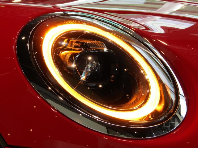 ＭＩＮＩ クーパーＤ　クラシック・トリム　ディーゼル車両　アップルカープレイ　バックモニター　ＬＥＤヘッドライト　衝突被害軽減ブレーキ　パーキングアシスト　レーンキープアシスト　ドラレコ前後タイプ　前後センサー付（13枚目）