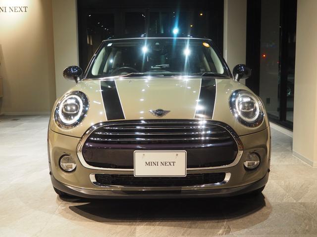 ＭＩＮＩ クーパーＤ　ディーゼル車　ワンオーナー　禁煙車　純正ナビ　リヤビューカメラ　パーキングアシスト　障害物センサー　オートライト　　ボンネットストライプ　フロントフォグランプ　純正アルミホイール（2枚目）