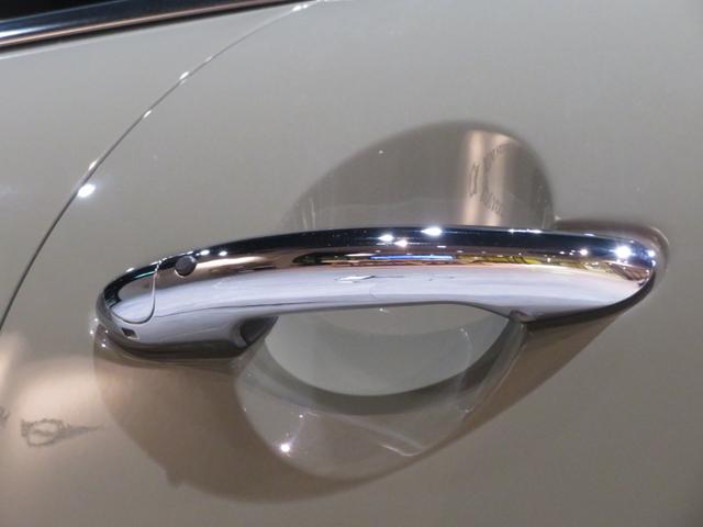 ＭＩＮＩ クーパーＤ　ディーゼル車　ワンオーナー　禁煙車　純正ナビ　リヤビューカメラ　パーキングアシスト　障害物センサー　オートライト　　ボンネットストライプ　フロントフォグランプ　純正アルミホイール（21枚目）