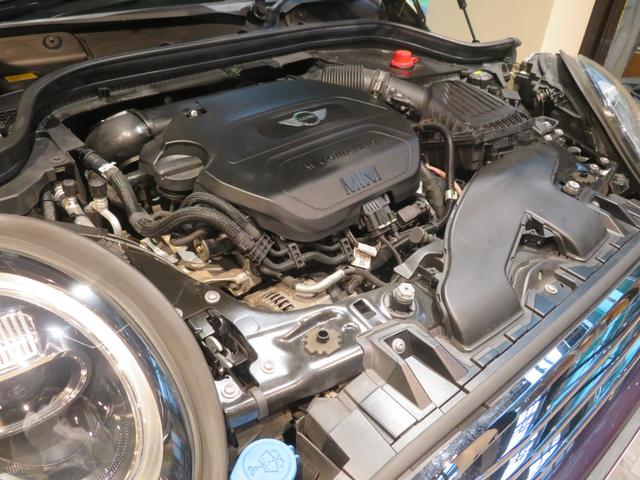 ＭＩＮＩ クーパーＤ　ディーゼル車　ワンオーナー　禁煙車　純正ナビ　リヤビューカメラ　パーキングアシスト　障害物センサー　オートライト　　ボンネットストライプ　フロントフォグランプ　純正アルミホイール（66枚目）