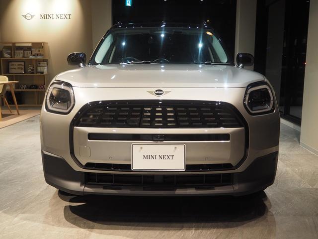 ＭＩＮＩ カントリーマンＥ　クラシック・トリム　ワンオーナー　禁煙車　衝突被害軽減ブレーキ　アダプティブクルーズコントロール　レーンキープアシスト　パーキングアシスト　ドライブレコーダー　シートヒーター　全周囲カメラ（2枚目）