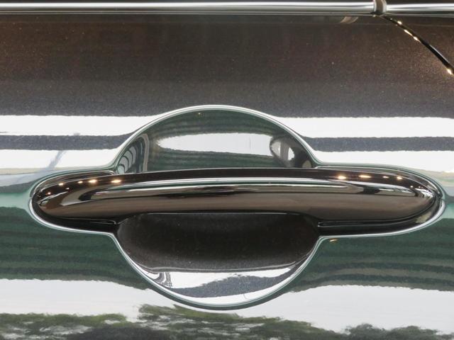 ＭＩＮＩ クーパーＣ　フェイバリット・トリム　１７インチ純正ホイール　ステアリングヒーター　ワンオーナー　禁煙車　アダプティブクルーズコントロール　衝突被害軽減ブレーキ　パーキングアシスト　純正ナビ　バックモニター（18枚目）