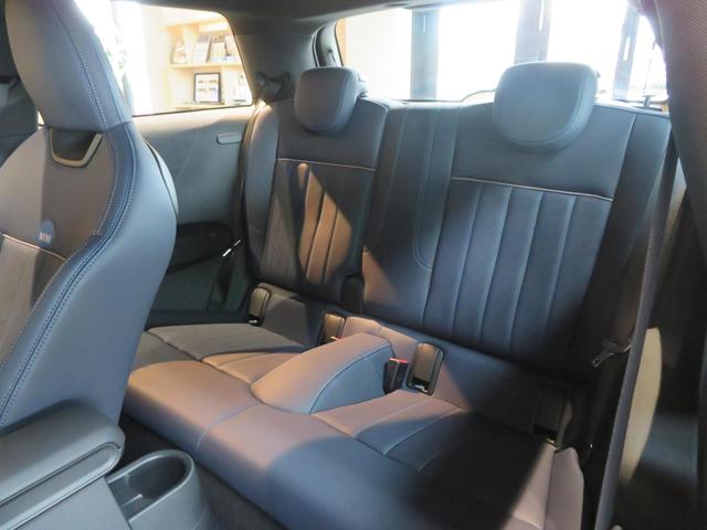 ＭＩＮＩ クーパーＣ　フェイバリット・トリム　１７インチ純正ホイール　ステアリングヒーター　ワンオーナー　禁煙車　アダプティブクルーズコントロール　衝突被害軽減ブレーキ　パーキングアシスト　純正ナビ　バックモニター（41枚目）
