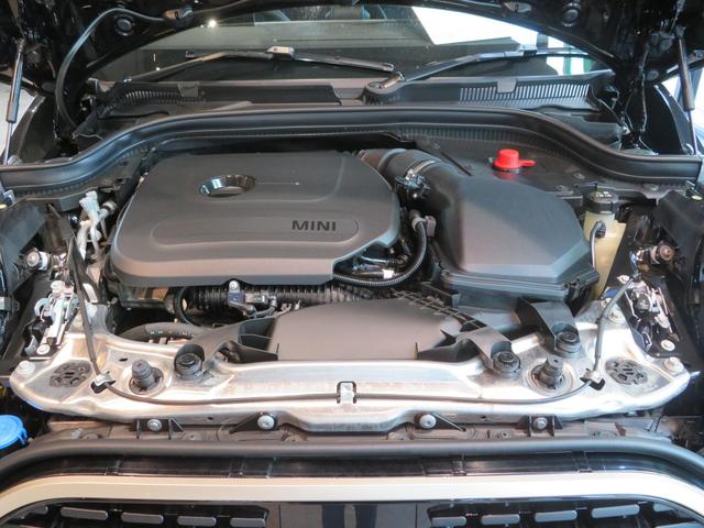 ＭＩＮＩ クーパーＣ　フェイバリット・トリム　１７インチ純正ホイール　ステアリングヒーター　ワンオーナー　禁煙車　アダプティブクルーズコントロール　衝突被害軽減ブレーキ　パーキングアシスト　純正ナビ　バックモニター（67枚目）