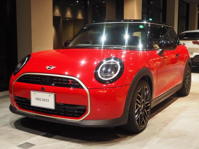 ＭＩＮＩ クーパーＳ　フェイバリット・トリム　１８インチアロイホイール　アラウンドビューモニター　ワンオーナー　禁煙車　アダプティブクルーズコントロール　衝突被害軽減ブレーキ　パーキングアシスト　レーンキープアシスト　ドライブレコーダー（9枚目）