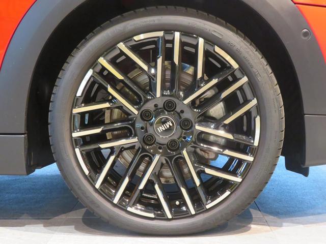 ＭＩＮＩ クーパーＳ　フェイバリット・トリム　１８インチアロイホイール　アラウンドビューモニター　ワンオーナー　禁煙車　アダプティブクルーズコントロール　衝突被害軽減ブレーキ　パーキングアシスト　レーンキープアシスト　ドライブレコーダー（19枚目）
