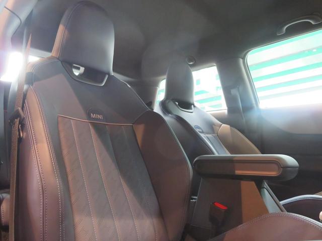 ＭＩＮＩ クーパーＳ　フェイバリット・トリム　１８インチアロイホイール　アラウンドビューモニター　ワンオーナー　禁煙車　アダプティブクルーズコントロール　衝突被害軽減ブレーキ　パーキングアシスト　レーンキープアシスト　ドライブレコーダー（32枚目）