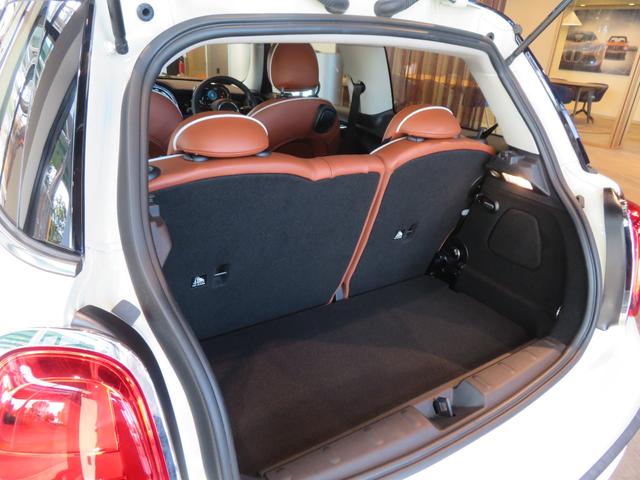 ＭＩＮＩ クーパーＳ　クラシック・トリム　ワンオーナー　禁煙車　パーキングアシスト　リヤビューカメラ　車線逸脱警告　本革シート　シートヒーター　Ａｐｐｌｅ　ＣａｒＰｌａｙ　オートライト　電動格納ミラー　障害物センサー（54枚目）