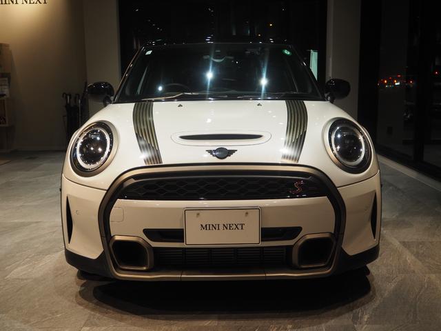 ＭＩＮＩ クーパーＳ　レゾリュート・エディション　特別仕様車　ワンオーナー　禁煙車　本革シート　シートヒーター　Ａｐｐｌｅ　ＣａｒＰｌａｙ　ドライブレコーダー　パーキングアシスト　車線逸脱警告　ランフラットタイヤ　障害物センサー（2枚目）