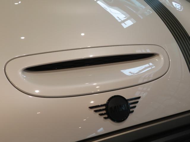 ＭＩＮＩ クーパーＳ　レゾリュート・エディション　特別仕様車　ワンオーナー　禁煙車　本革シート　シートヒーター　Ａｐｐｌｅ　ＣａｒＰｌａｙ　ドライブレコーダー　パーキングアシスト　車線逸脱警告　ランフラットタイヤ　障害物センサー（16枚目）
