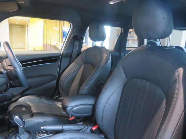 ＭＩＮＩ クーパーＳ　レゾリュート・エディション　特別仕様車　ワンオーナー　禁煙車　本革シート　シートヒーター　Ａｐｐｌｅ　ＣａｒＰｌａｙ　ドライブレコーダー　パーキングアシスト　車線逸脱警告　ランフラットタイヤ　障害物センサー（26枚目）