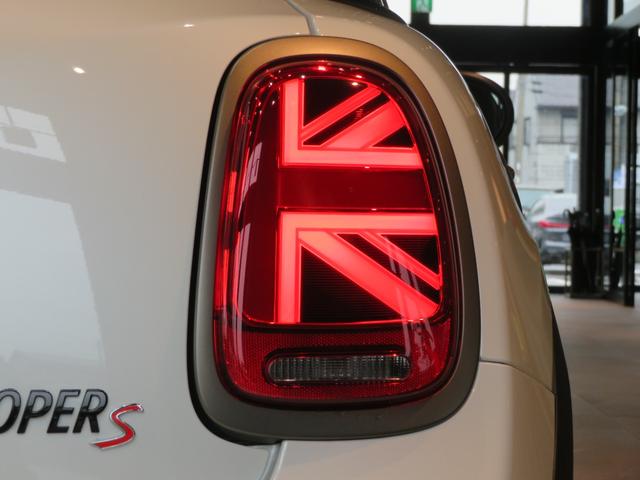 ＭＩＮＩ クーパーＳ　レゾリュート・エディション　特別仕様車　ワンオーナー　禁煙車　本革シート　シートヒーター　Ａｐｐｌｅ　ＣａｒＰｌａｙ　ドライブレコーダー　パーキングアシスト　車線逸脱警告　ランフラットタイヤ　障害物センサー（67枚目）