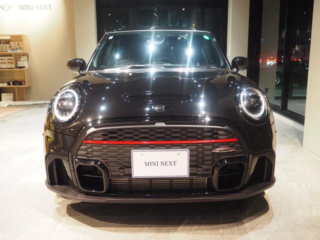 ＭＩＮＩ ジョンクーパーワークス　ジョンクーパーワークス　パーキングアシスト　車線逸脱警告　リヤビューカメラ　純正ナビ　アダプティブクルーズコントロール　障害物センサー　シートヒーター　ドライブレコーダー（2枚目）
