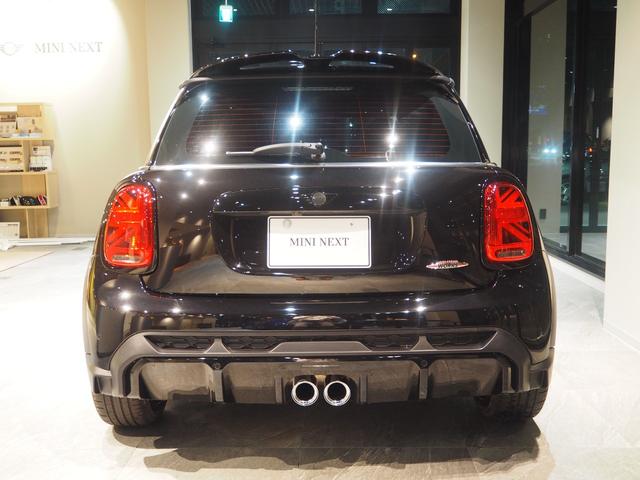 ＭＩＮＩ ジョンクーパーワークス　ジョンクーパーワークス　パーキングアシスト　車線逸脱警告　リヤビューカメラ　純正ナビ　アダプティブクルーズコントロール　障害物センサー　シートヒーター　ドライブレコーダー（3枚目）