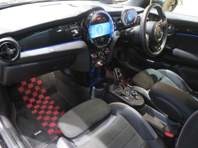 ＭＩＮＩ ジョンクーパーワークス　ジョンクーパーワークス　パーキングアシスト　車線逸脱警告　リヤビューカメラ　純正ナビ　アダプティブクルーズコントロール　障害物センサー　シートヒーター　ドライブレコーダー（18枚目）