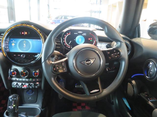 ＭＩＮＩ ジョンクーパーワークス　ジョンクーパーワークス　パーキングアシスト　車線逸脱警告　リヤビューカメラ　純正ナビ　アダプティブクルーズコントロール　障害物センサー　シートヒーター　ドライブレコーダー（19枚目）