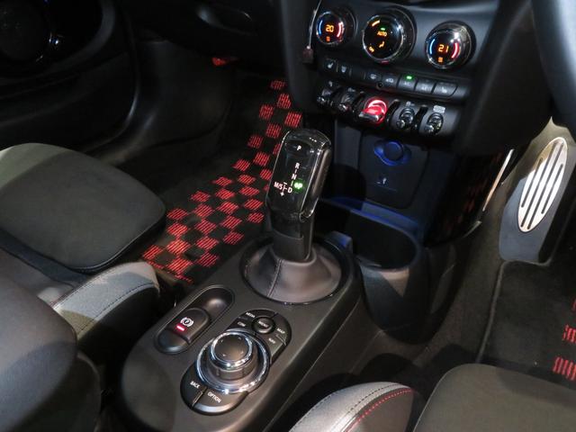 ＭＩＮＩ ジョンクーパーワークス　ジョンクーパーワークス　パーキングアシスト　車線逸脱警告　リヤビューカメラ　純正ナビ　アダプティブクルーズコントロール　障害物センサー　シートヒーター　ドライブレコーダー（23枚目）