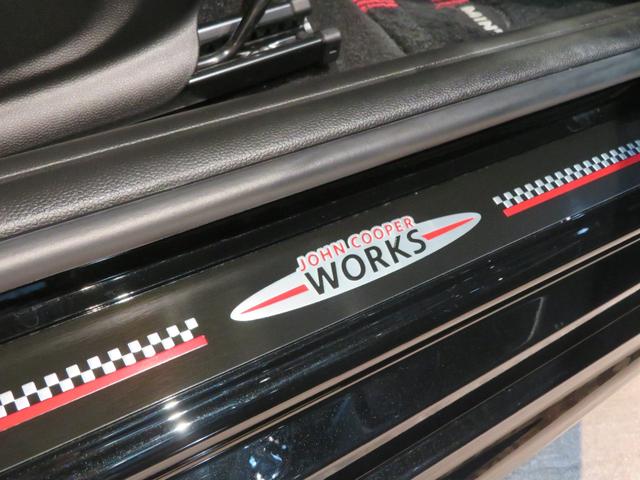 ＭＩＮＩ ジョンクーパーワークス　ジョンクーパーワークス　パーキングアシスト　車線逸脱警告　リヤビューカメラ　純正ナビ　アダプティブクルーズコントロール　障害物センサー　シートヒーター　ドライブレコーダー（43枚目）