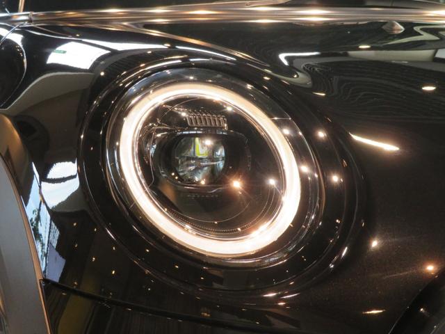 ＭＩＮＩ ジョンクーパーワークス　ジョンクーパーワークス　パーキングアシスト　車線逸脱警告　リヤビューカメラ　純正ナビ　アダプティブクルーズコントロール　障害物センサー　シートヒーター　ドライブレコーダー（65枚目）