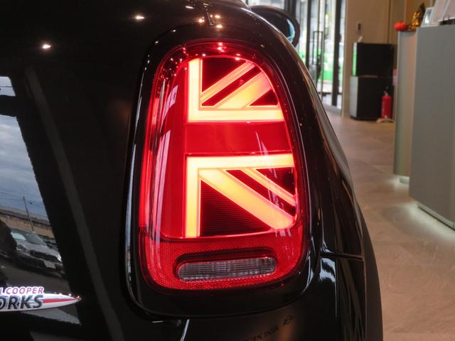 ＭＩＮＩ ジョンクーパーワークス　ジョンクーパーワークス　パーキングアシスト　車線逸脱警告　リヤビューカメラ　純正ナビ　アダプティブクルーズコントロール　障害物センサー　シートヒーター　ドライブレコーダー（68枚目）