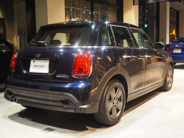 MINI クーパーDプレミアムプラスパッケージクラシックトリム ワンオーナー 禁煙車 ディーゼル車 パーキングアシスト レーンキープアシスト リヤビューカメラ シートヒーター アダプティブクルーズコントロール オートライト Apple CarPlay(7枚目)